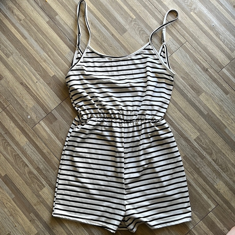 Striped romper black and white
